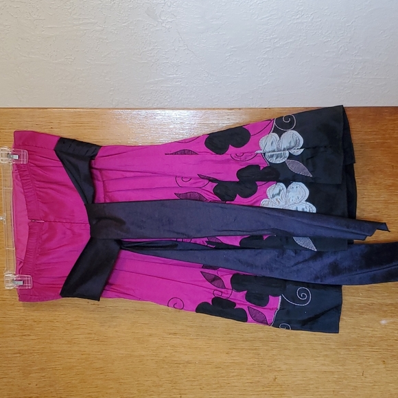 Dress - Picture 2 of 4